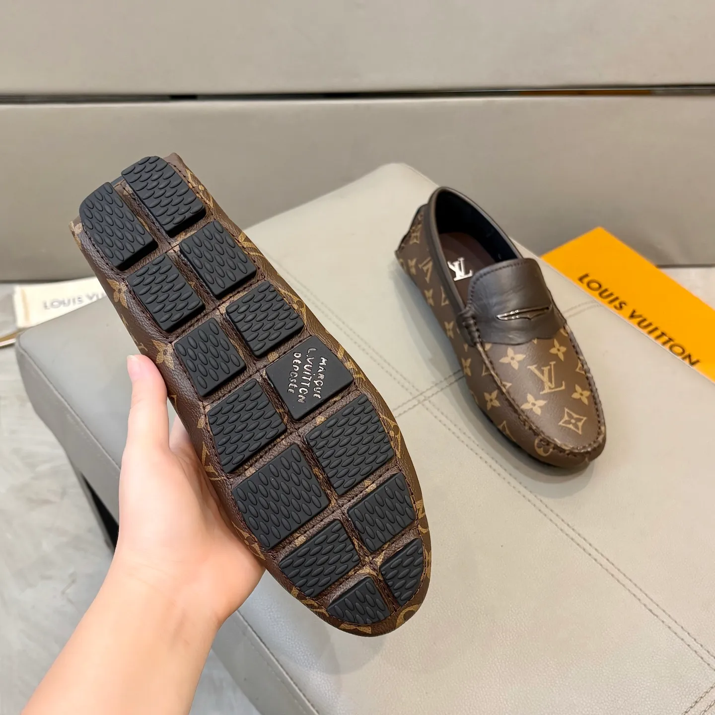 Factory price: 460💰LV men's beanie shoes 2025 official website synchronization <market top version> imported first layer old flower leather/embossed ➕ black cowhide original packaging. Size 38-45